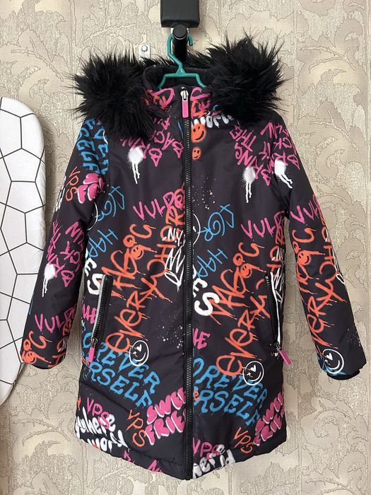 Зимняя куртка, на девочку  140р