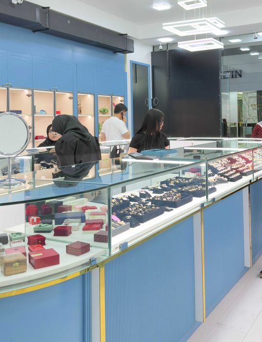 Золотые украшения в наличии — большой выбор