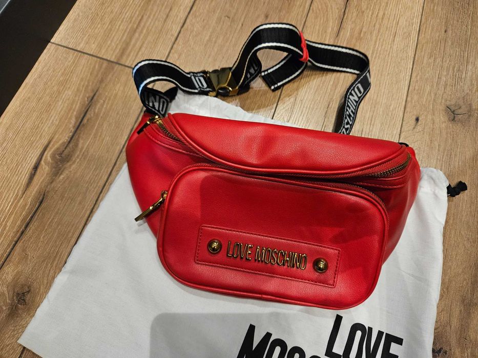 Moschino нова оригинална