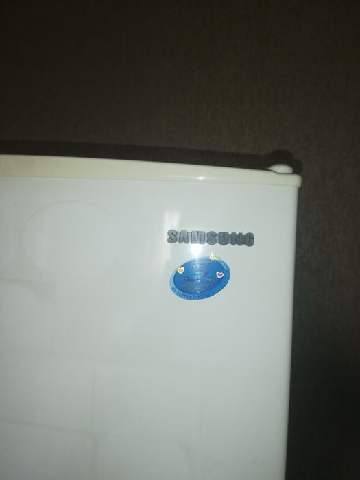 Холодильник Samsung