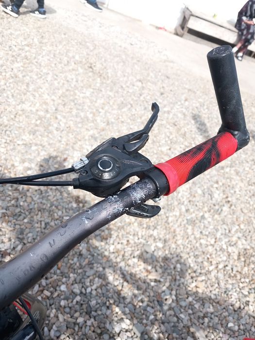 Vând fat bike culoare roșie, roti pe 26/4.0