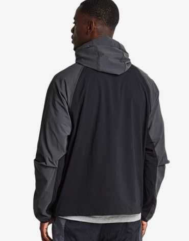 Nike tech woven size L