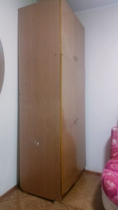 Диван и шкаф отдам бесплатно