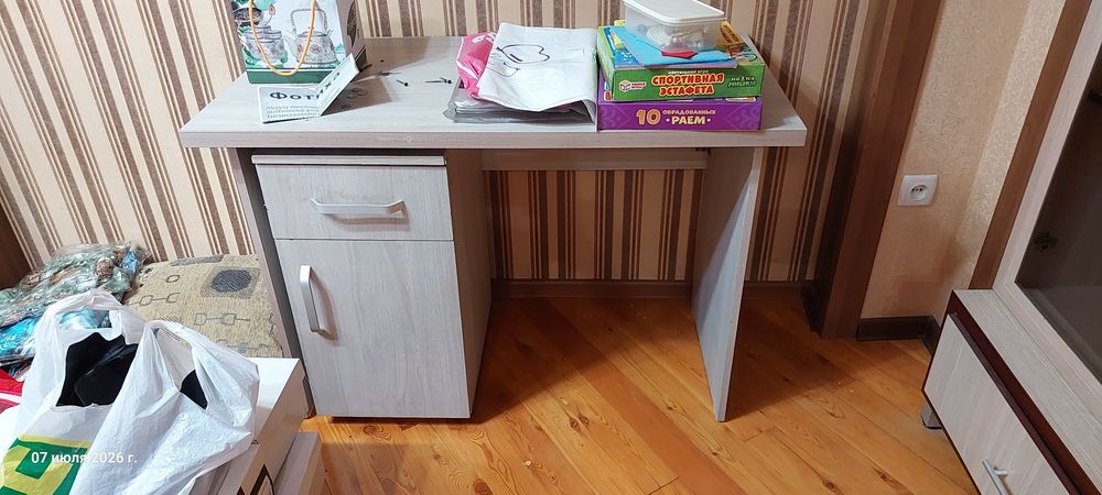 Продам  старую мебель