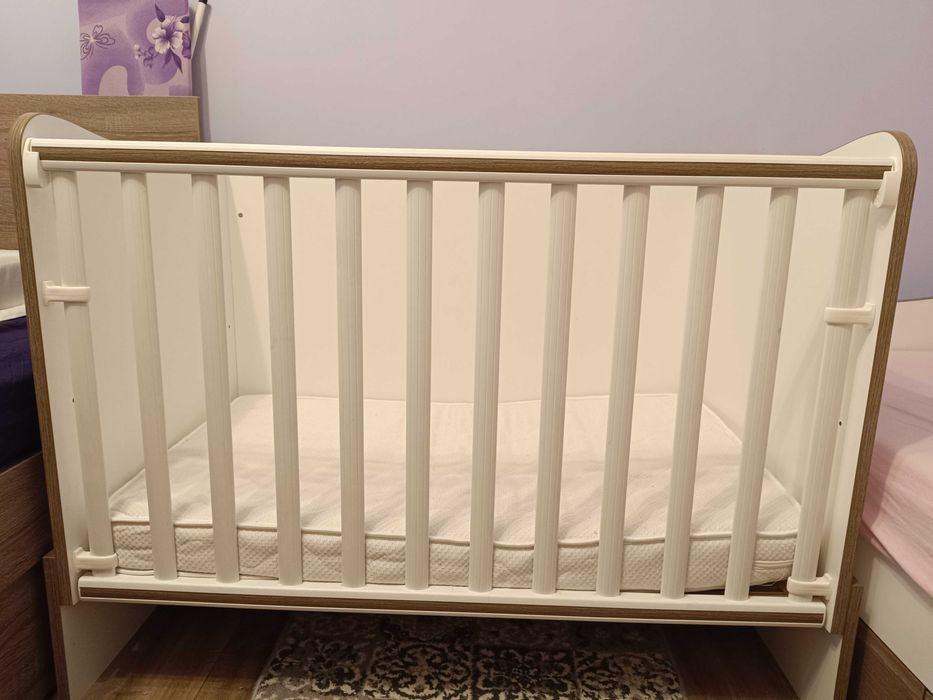 Бебешка кошара и повивалник