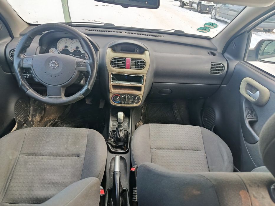 Продава се на Части Opel Corsa C