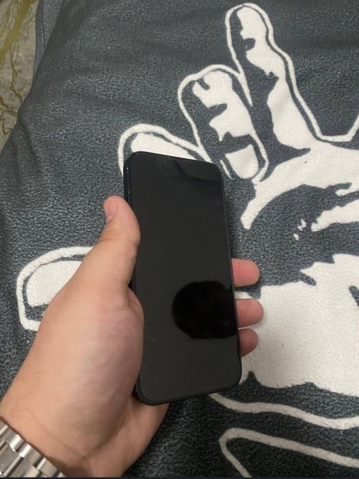 Продам айфон 13 на 128гб