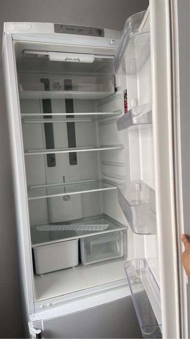 Продам холодильник буу
