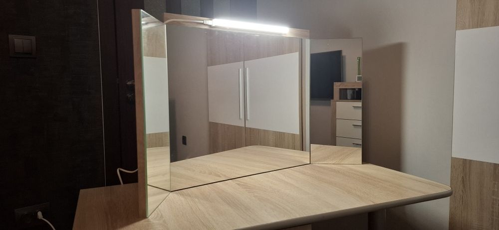 Vand mobila de dormitor naturlich