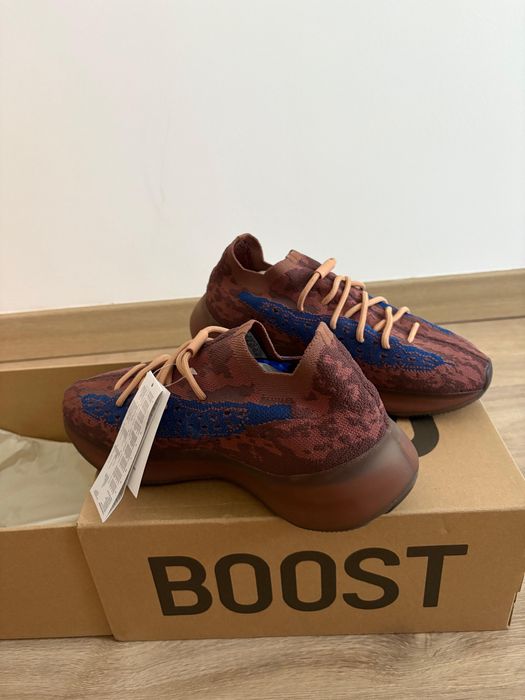 Yeezy Boost 380 noi in cutie, Marimea 42