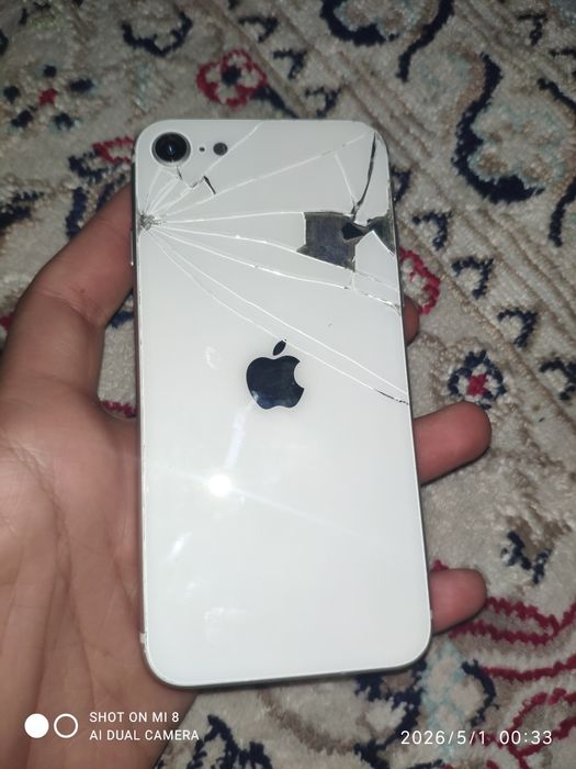 Iphone se срочн!!!