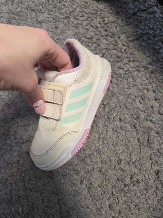 Детски обувки adidas и пантофи