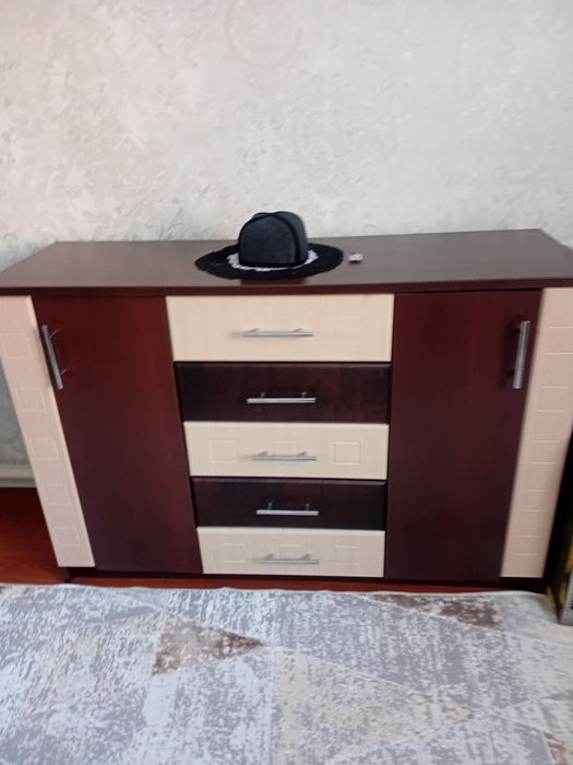 Спальный гарнитур 100000