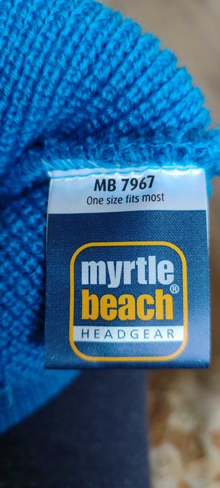 Зимна шапка с пискюл