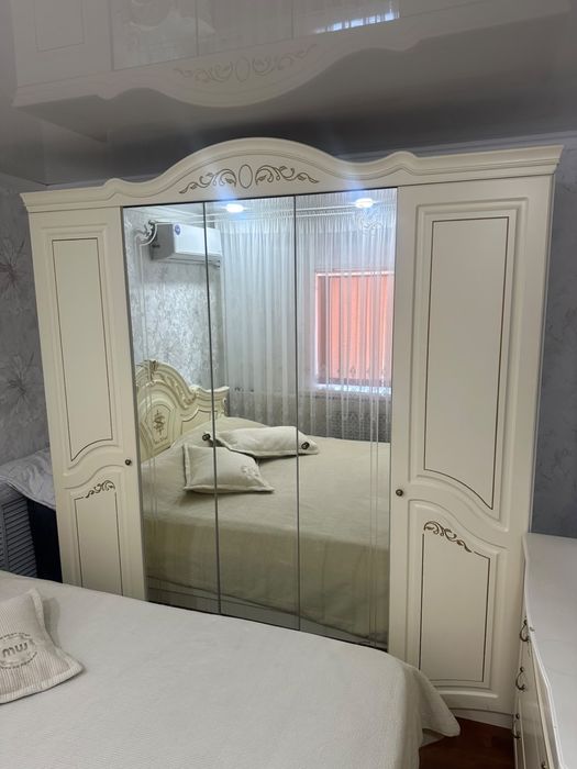 Продам спальный гарнитур