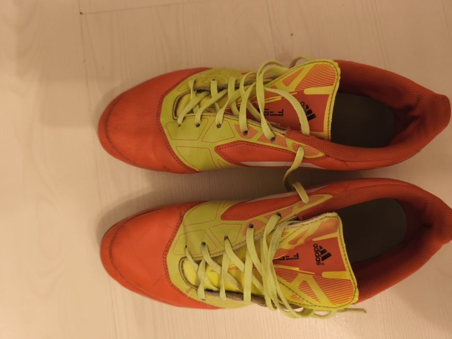 Ghete de fotbal Adidas F-50