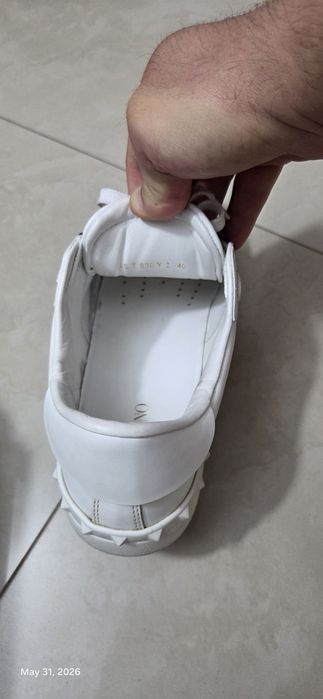 Adidași Valentino
