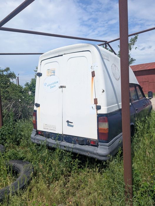 Dezmembrez Dacia Pick up