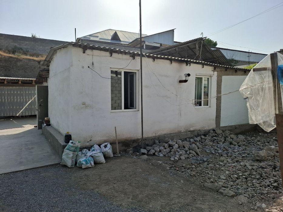 Ховли уй сотилади