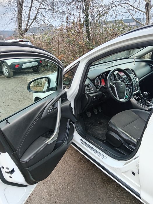 Vind Opel Astra Sport tourer