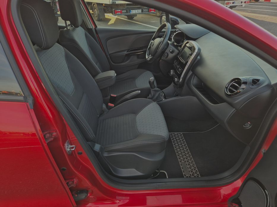 Renault Clio 4 1.5 dci / clima automata/senzori parcare/Limited