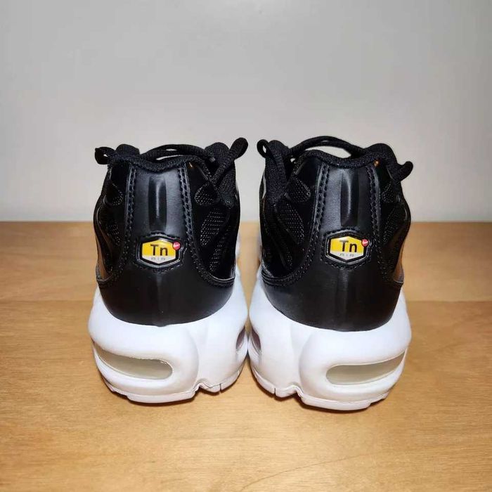 НОВИ! / Nike / AirMax TN / Black & White