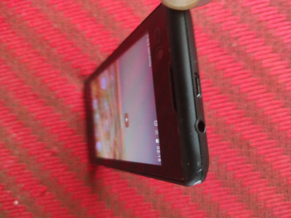 Telefonu cu touchscreen și cameră video