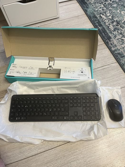Kit Logitech MK950 tastatură si mouse