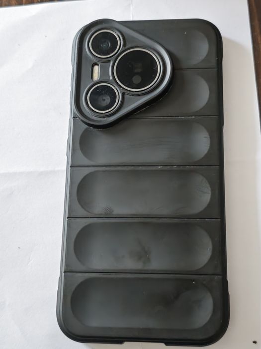 Продавам Huawei Pura 70