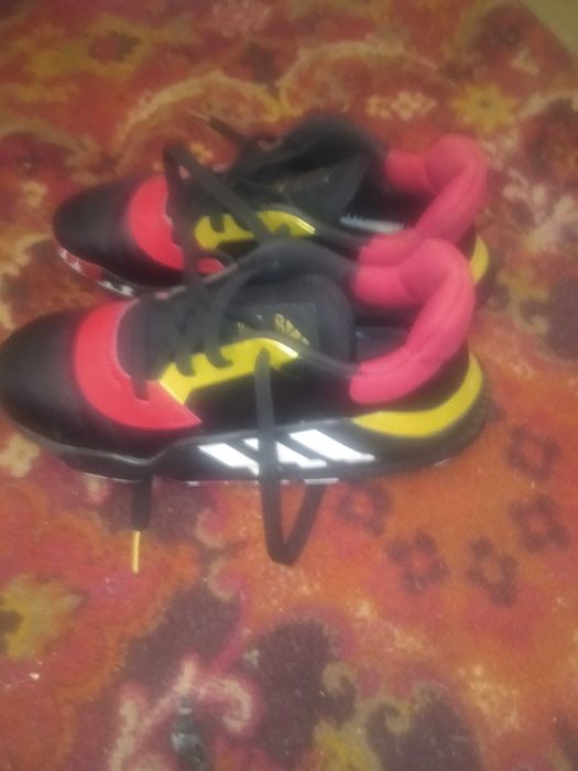 Кроссовки Adidas 2020