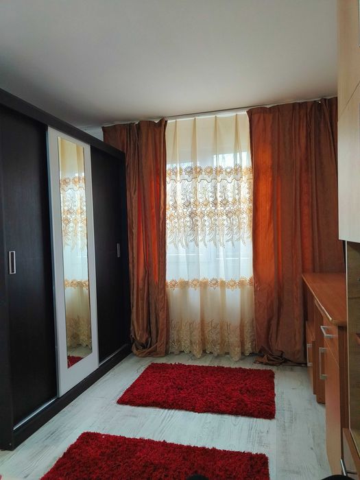 Inchiriez casa:dormitor+living+bucatarie+baie+foisor+curte+parcare