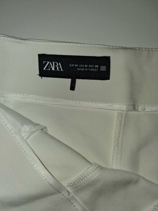 Бели къси панталонки ZARA