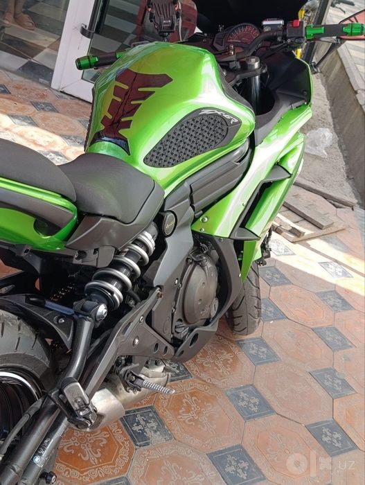 Правильно:

Продаётся мотоцикл Kawasaki ER-6F.