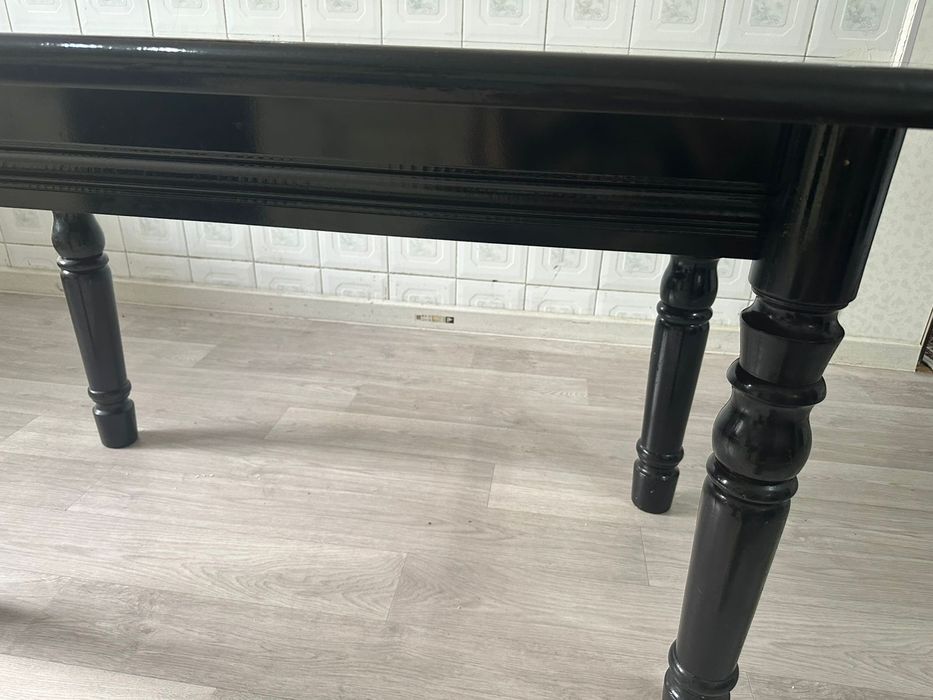 Продам стол из натурального дерева