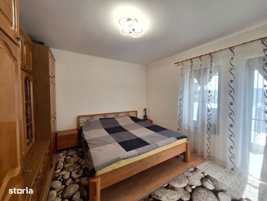 Apartament cu 3 camere, 2 terase, parcare, zona Sub Cetate