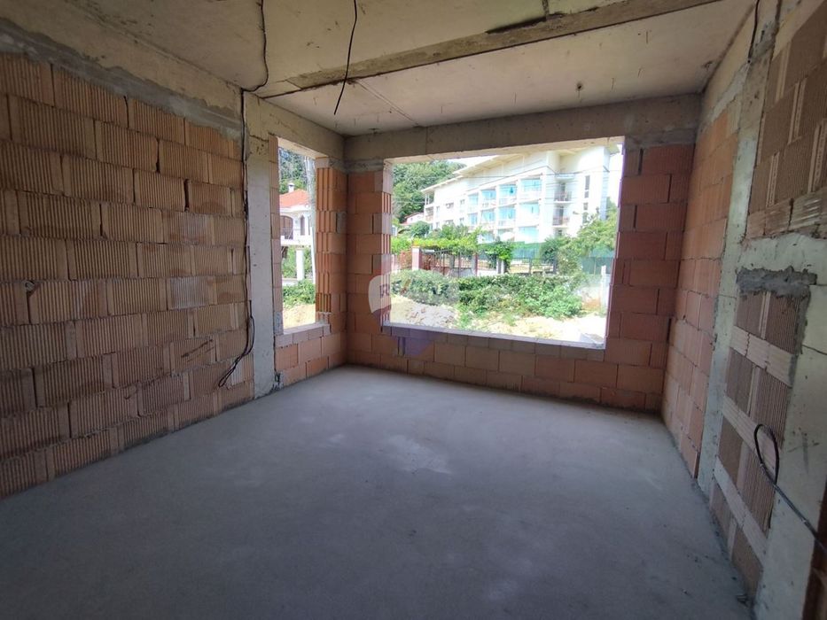 Тристаен апартамент,м-т Ален Мак,гр. Варна TE