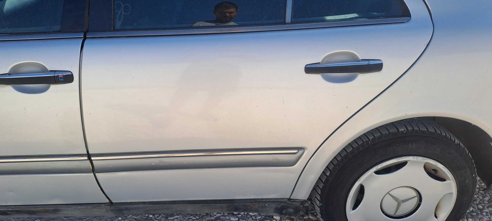 Mercedes-Benz E 200 88к.с