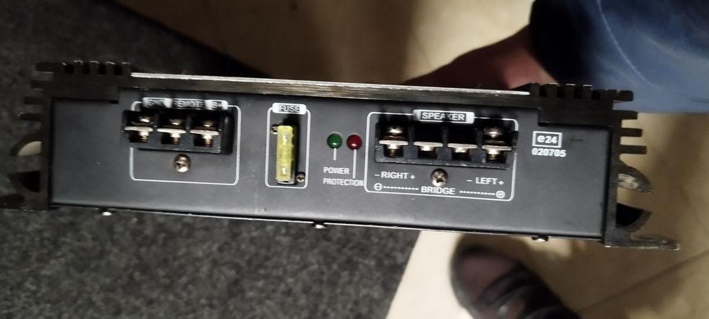 Бас с каса Pyle-UsA и два усилвателя!