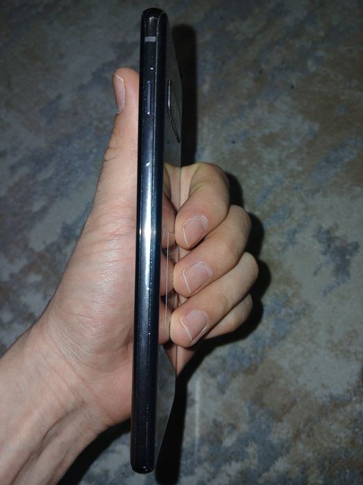 Продам Samsung S10