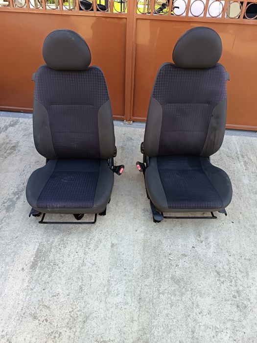 Предни седалки за opel corsa c