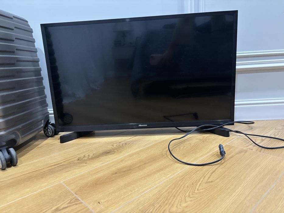 Телевизор Hisense в хорошем состоянии