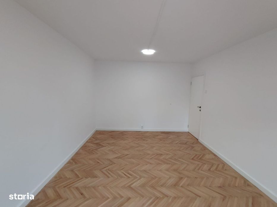 Apartament nemobilat cu 3 camere -zona RAGC.