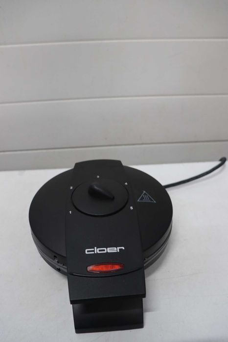 Гофретник Cloer 1620 за класически гофрети във формата на сърце / 930 W / размер на гофретата 15,5 см /