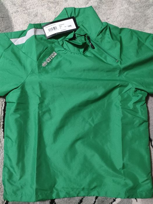 Geaca Errea originala de ploaie cu plasa. Semn Brodat