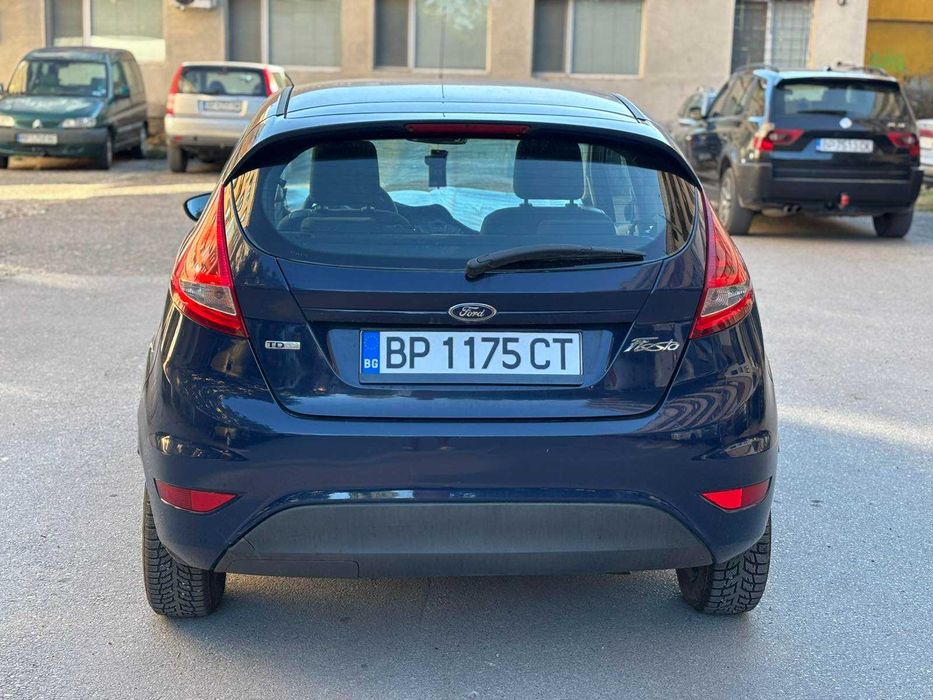 Автомобил Ford Fiesta