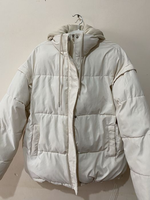 Срочно  куртку  продам  весенние .