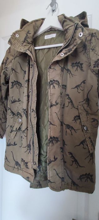 Парка на динозаври H&M