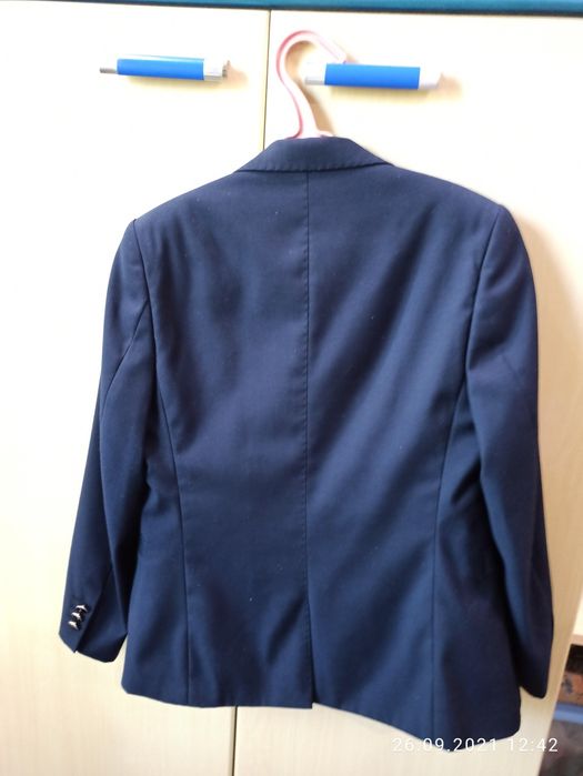 Костюм-тройка школьный