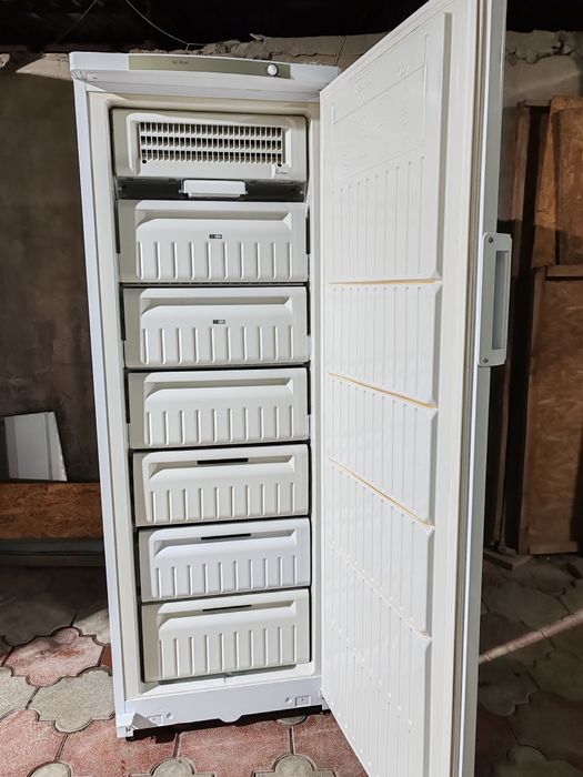 Продам морозильник lndesit б/у