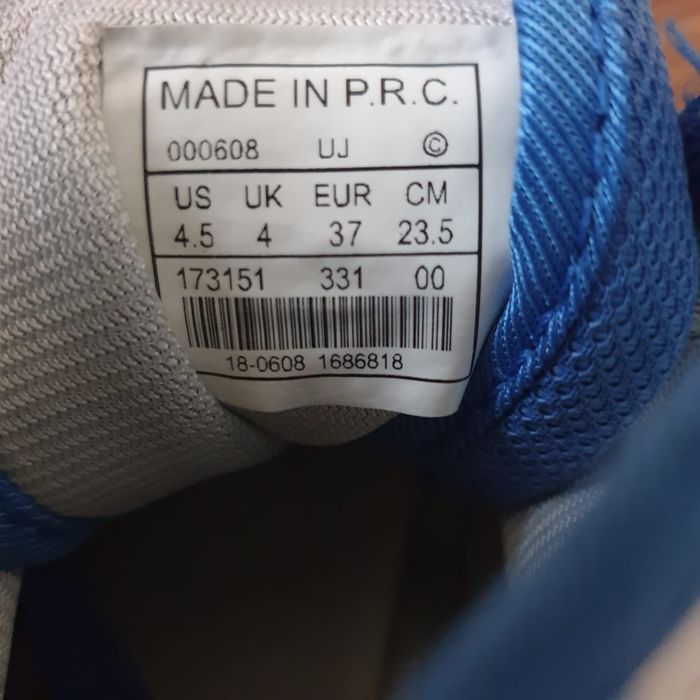 Продаются кеды синие